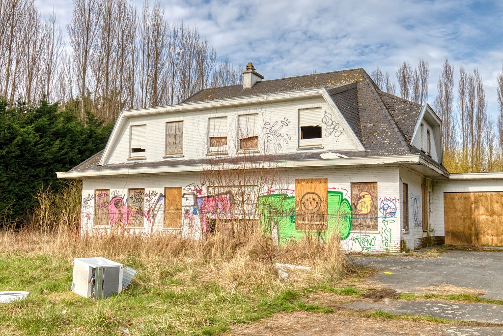 HDR Doel belgie belgique urbex decay verlaten spookdorp spookstad kerncentrale graffiti